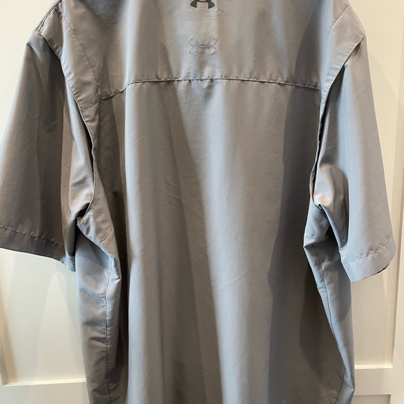 Mens Under Armour heat gear loose shirt. - Picture 11 of 12